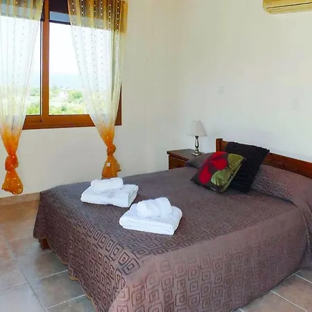 In Sleeps 6 With Pool Air Con And Wifi Βίλα *